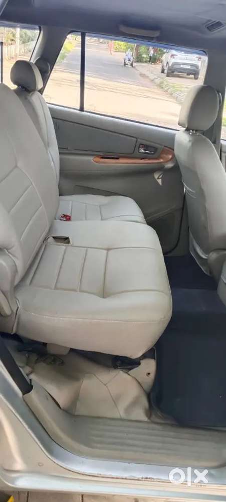 Toyota Innova 2009 Diesel 128000 Km Driven Passing 2029 V Top Model