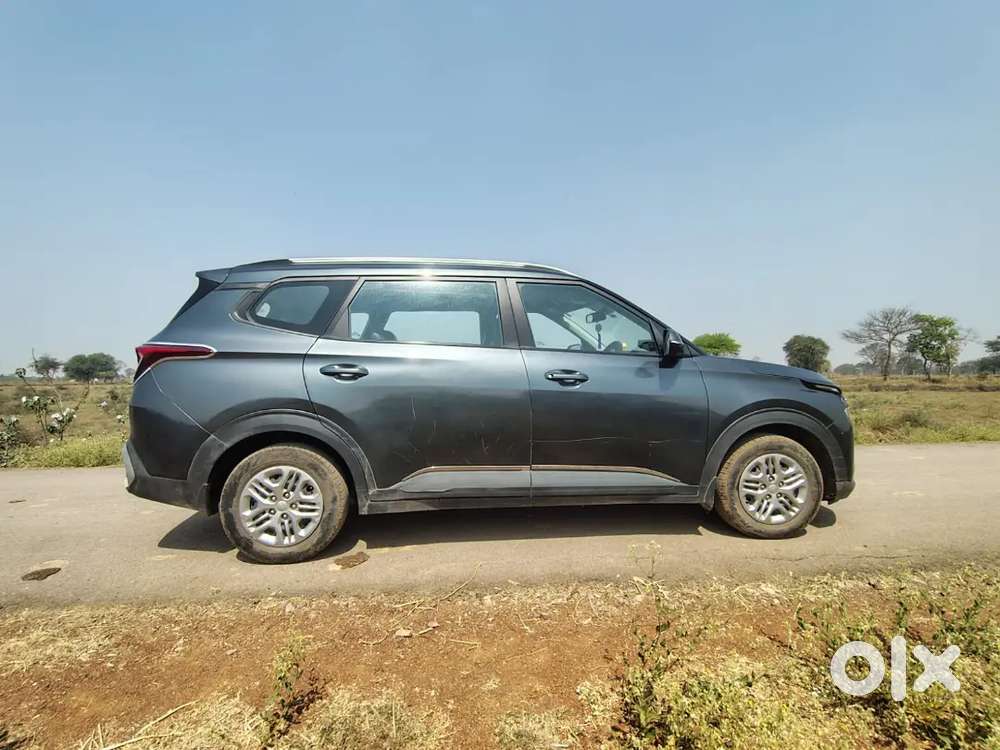 Good Condition And Interior Rear Camera Features,7 Seater Comfortable