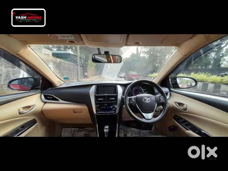 Toyota Yaris V Cvt, 2018, Petrol