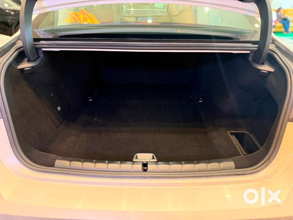 Bmw I7 Xdrive60, 2023, Electric