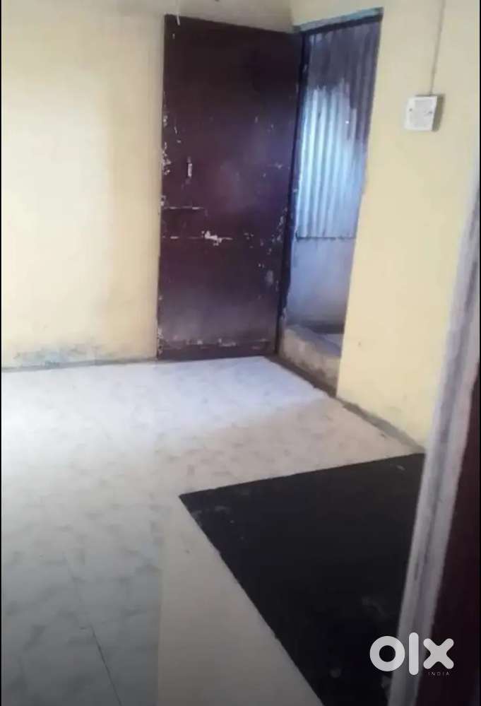 Room ment female