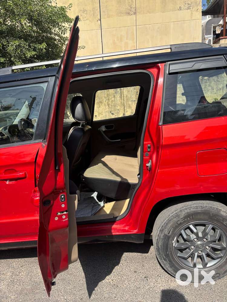 Mahindra Tuv 300 T10 Dual Tone, 2019, Diesel