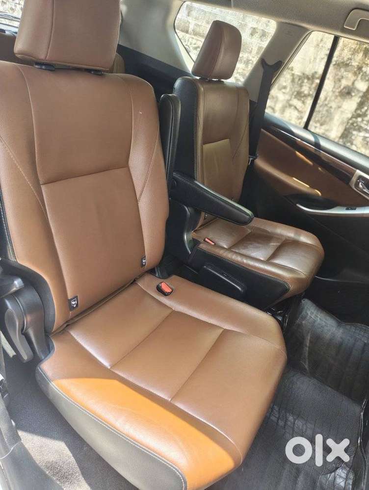Toyota Innova Crysta 2.8z Automatic, 2016, Diesel