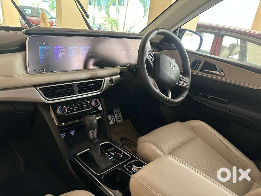 Mahindra Xuv700 Ax7 2023 Car