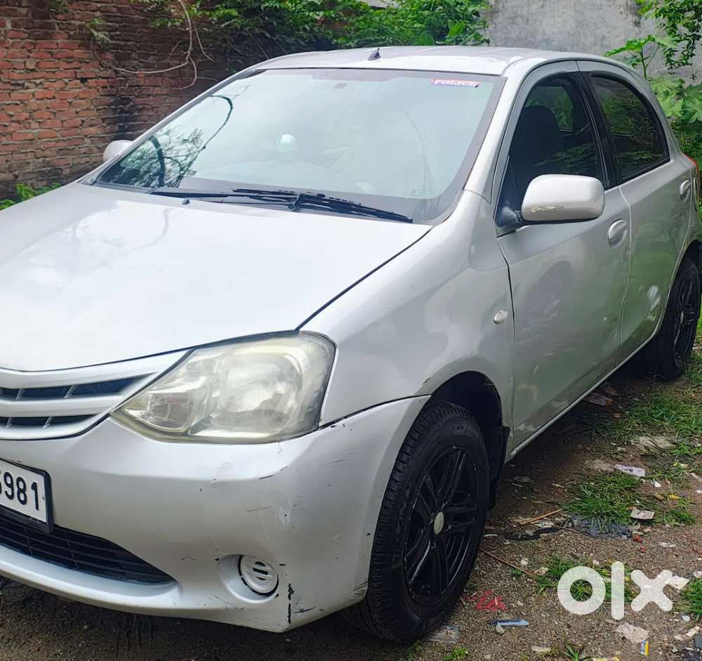 Toyota Etios Liva G 2011