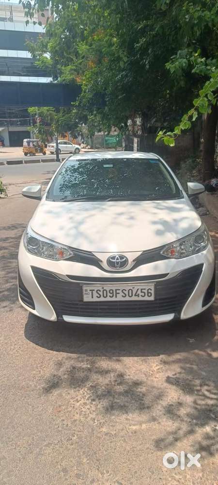 Toyota Yaris J Cvt, 2021, Petrol