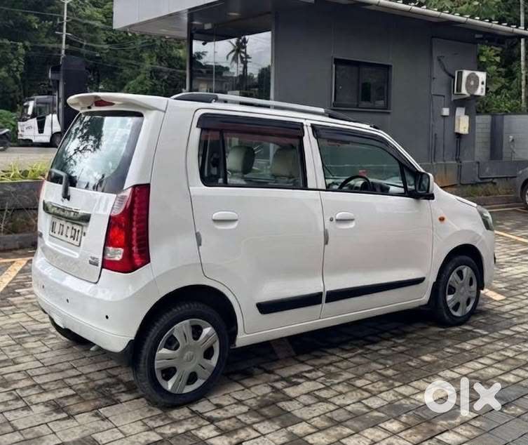 Maruti Suzuki Wagon R Vxi Amt1.2, 2017, Petrol