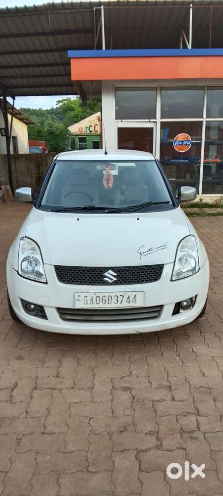 Maruti Suzuki Swift Vxi + Manual, 2011, Petrol