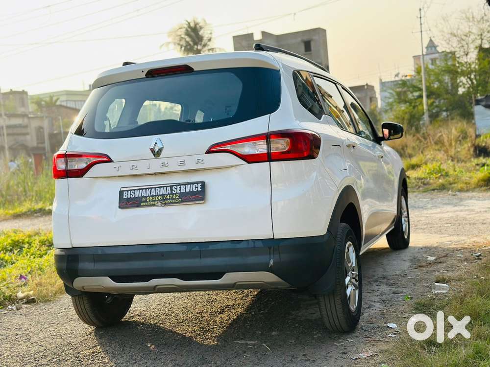 Renault Triber Rxt, 2023, Petrol