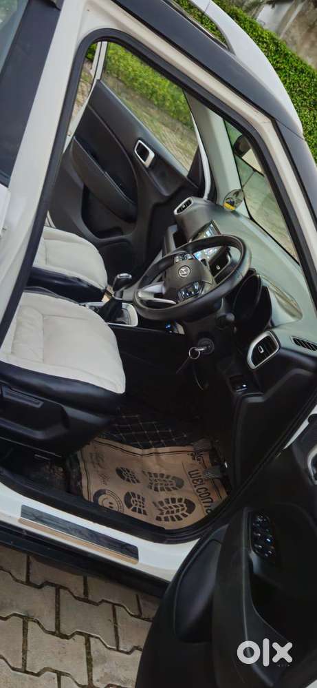 Hyundai Venue 1.0 Sx Turbo Dct, 2021, Petrol