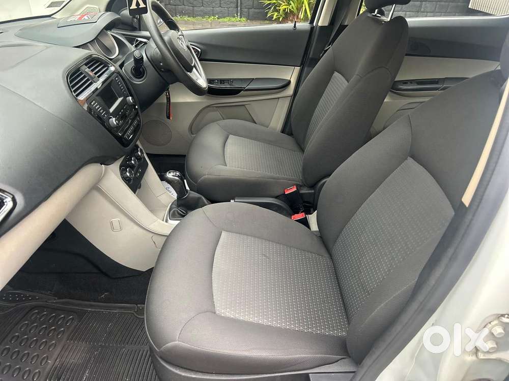 Tata Tiago 1.2 Revotron Xz (o), 2017, Petrol