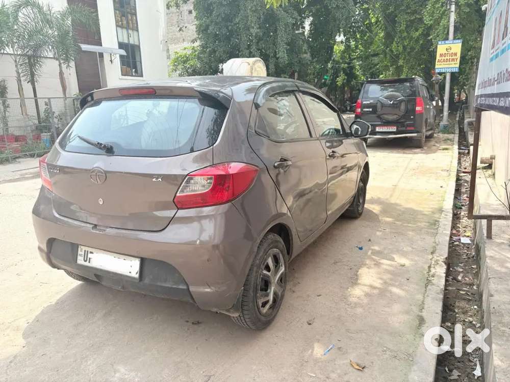December 2016 Tata Tiago Revotron Petrol (up80)