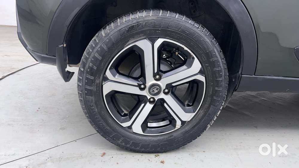 Tata Nexon Xz Plus (hs), 2022, Petrol