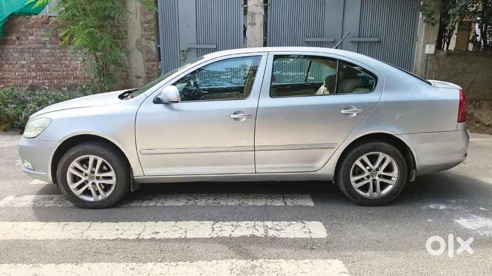 Showroom Condition Skoda Laura Petrol 1.8 Automatic Excellent Maintain