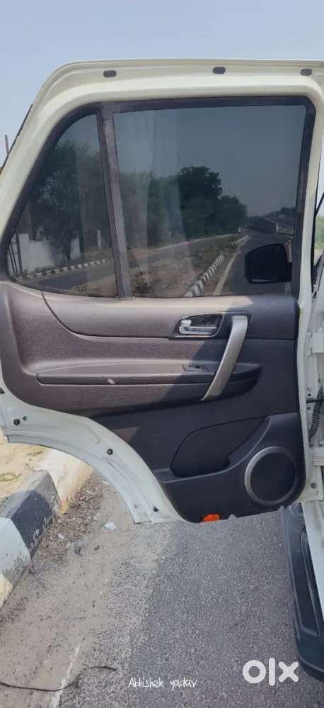 Tata Safari Storme 2017 Diesel 93250 Km Driven 3rd Owner Ac Me Kaam Ha