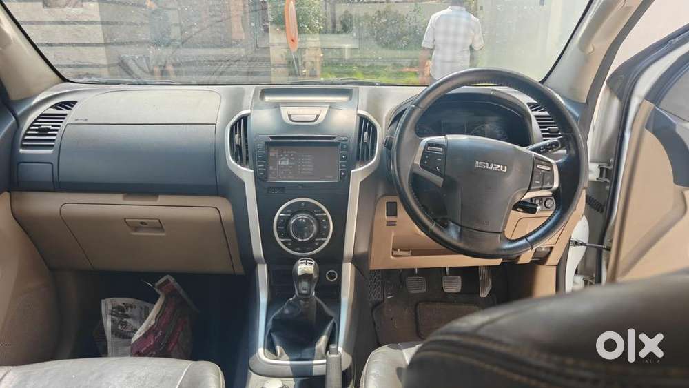 Isuzu D-max V-cross 2018 Diesel Good Condition