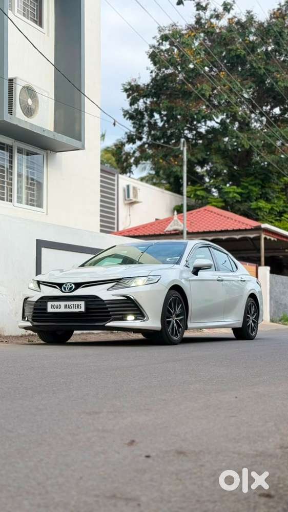 Toyota Camry Hybrid, 2022, Petrol