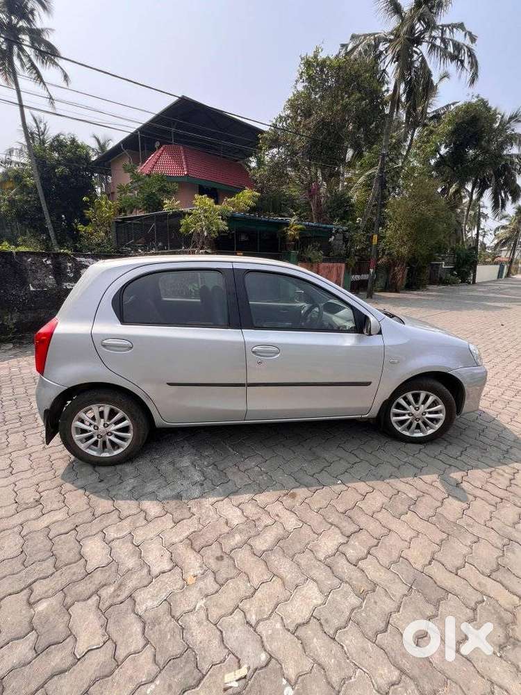 Toyota Etios Liva, 2011, Petrol