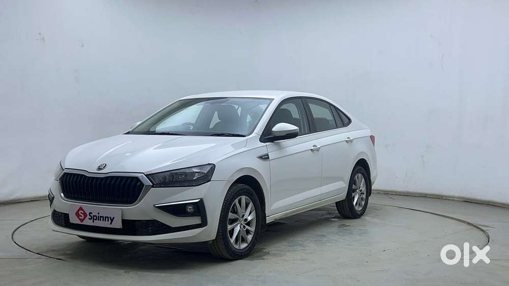Skoda Slavia Ambition 1.0l Tsi At, 2022, Petrol