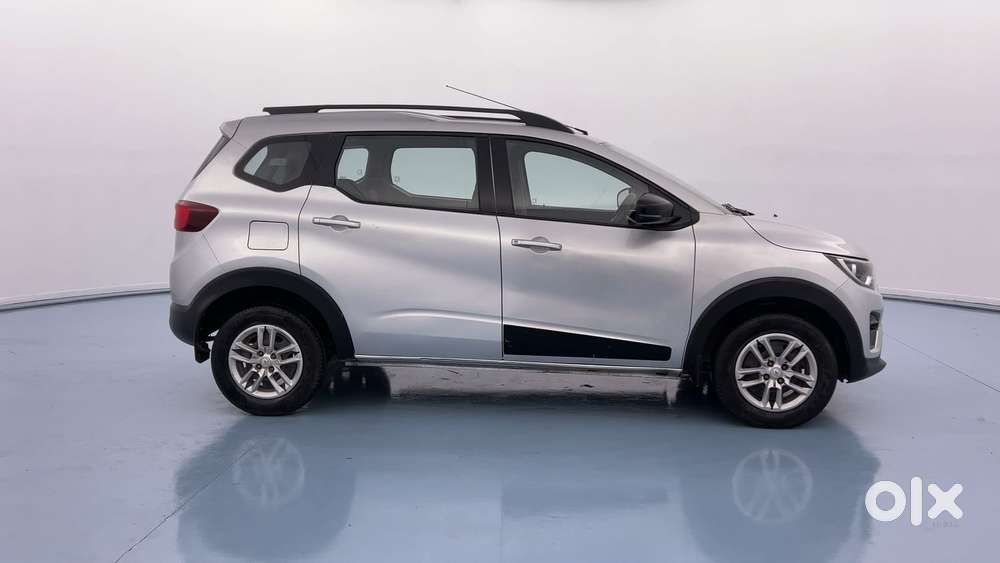 Renault Triber Rxt, 2023, Petrol