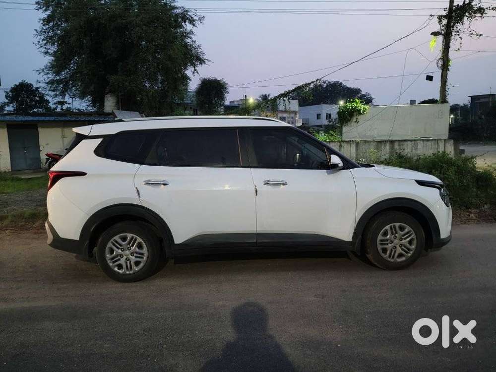 Kia Carens 1.4 Premium 7 Str, 2023, Petrol