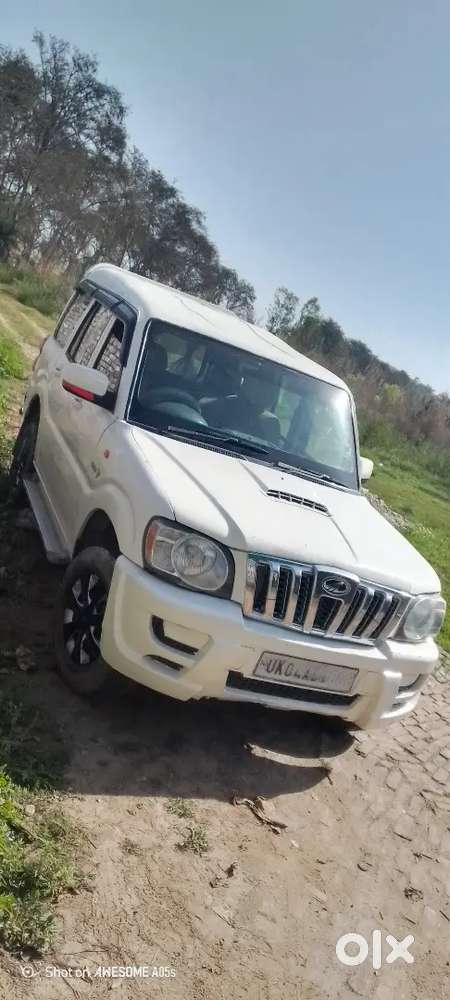 एक नंबर कंडीशन है गाड़ी में कोई भी प्रॉब्लम नहीं है