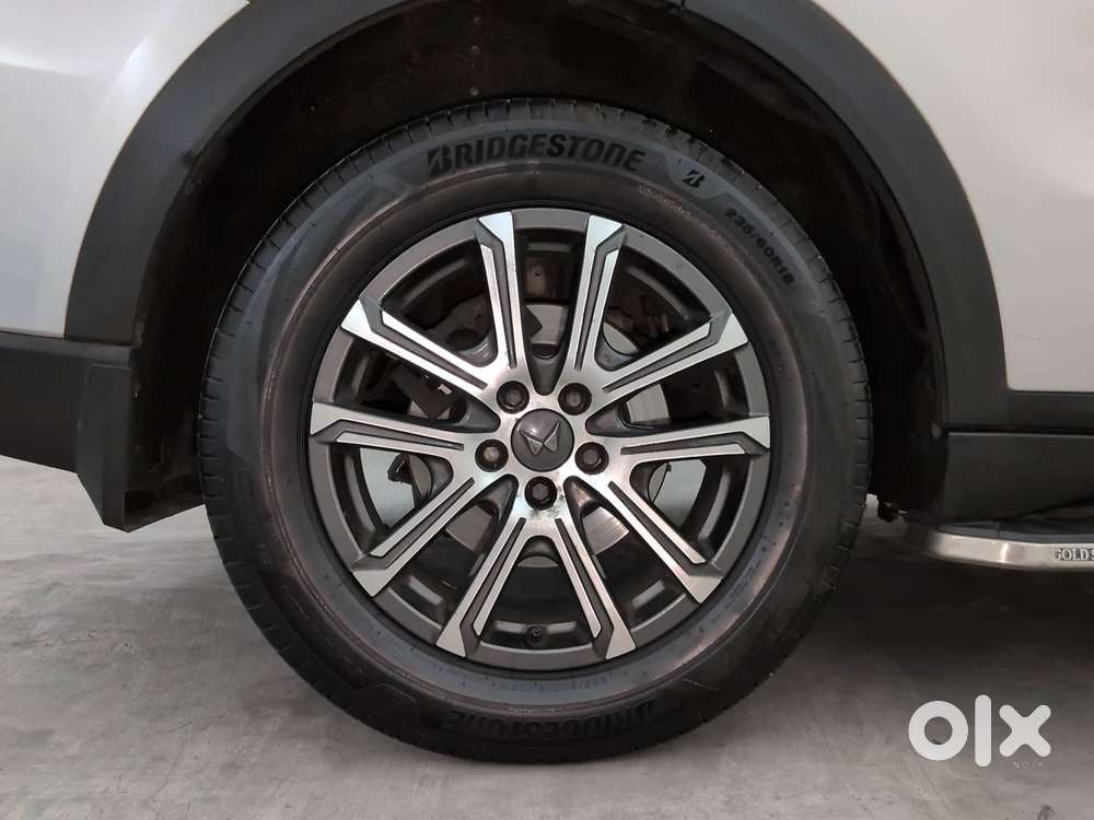 Mahindra Xuv700 2.0 Ax 7 Petrol At Luxury Pack Str, 2021, Petrol