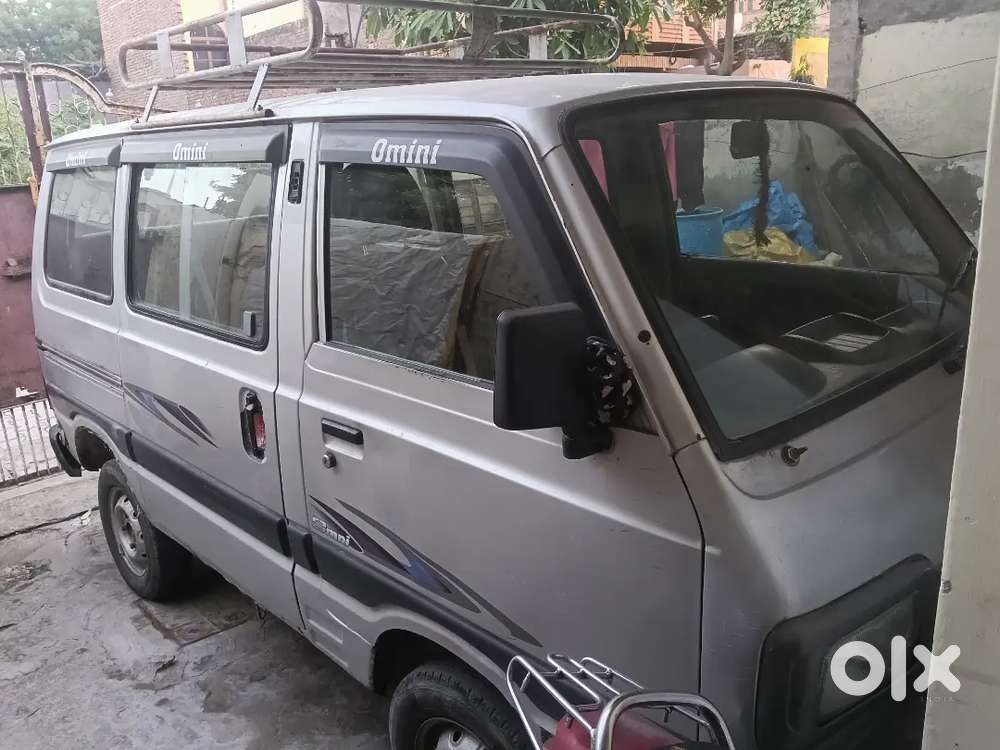 वास्तविक खरीदार ही संपर्क करें। बैटरी/एक टायर एकदम नई है9058एक दो 8444