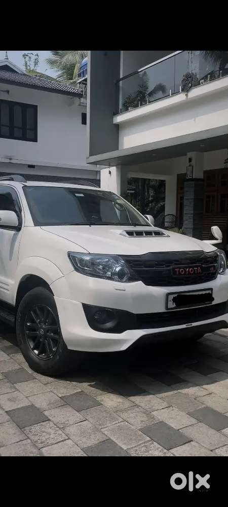 Toyota Fortuner 2015 Diesel 150000 Km Driven