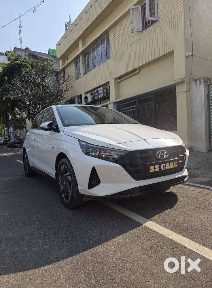Hyundai I20 1.4 Asta (o) At With Sunroof, 2021, Petrol