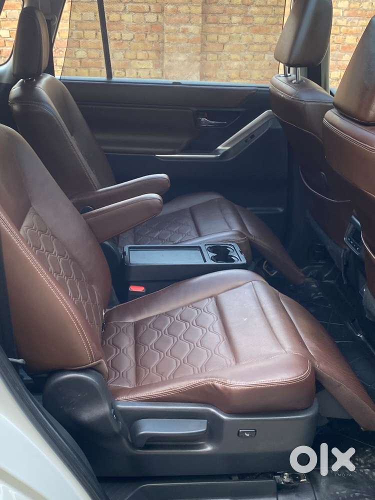 Toyota Innova Hycross 2.0 Zx (o) Hybrid 7 Str, 2024
