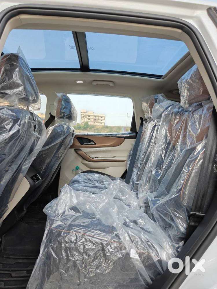 Mahindra Xuv 7xo Ax7 At, 2026, Petrol