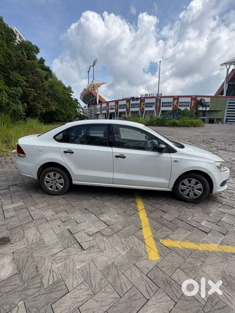 2013 Vento Petrol -urgent Sale