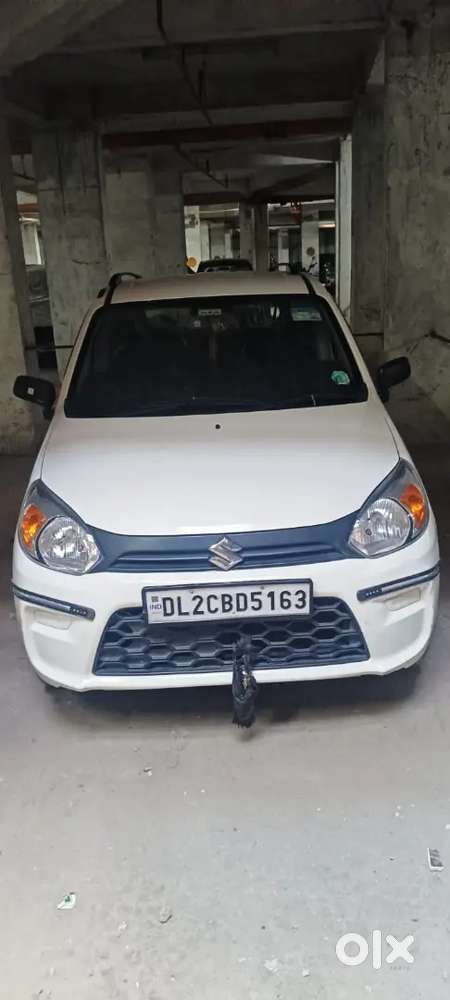 Alto 800 Good Milege And All Speakers Are Working And Screen Also Work