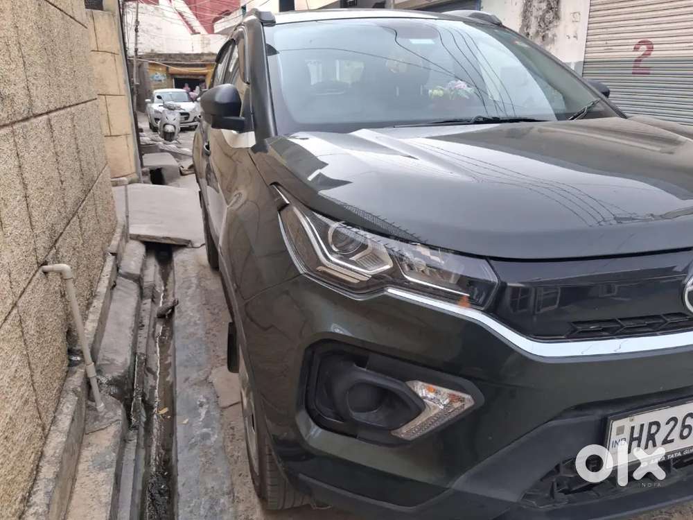 Tata Nexon Automatic Car With Sunroof Model August 2023