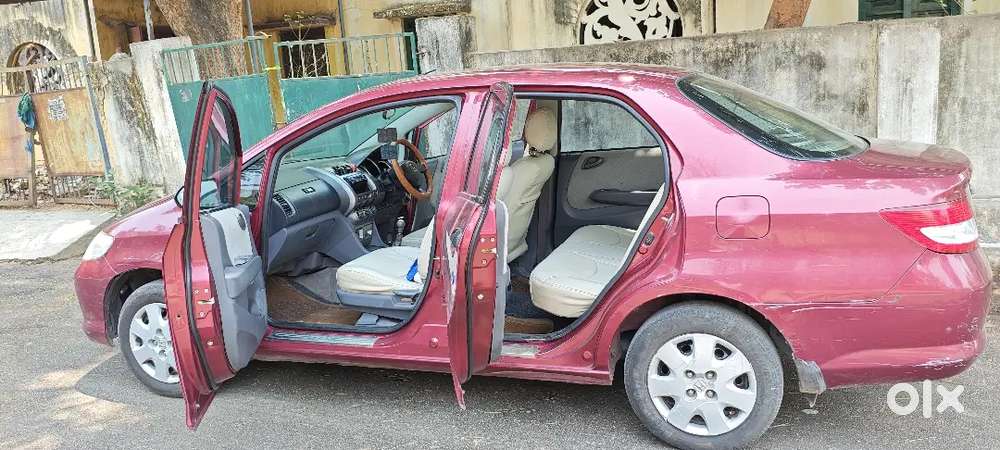 Honda City 2004 Petrol Well Maintained