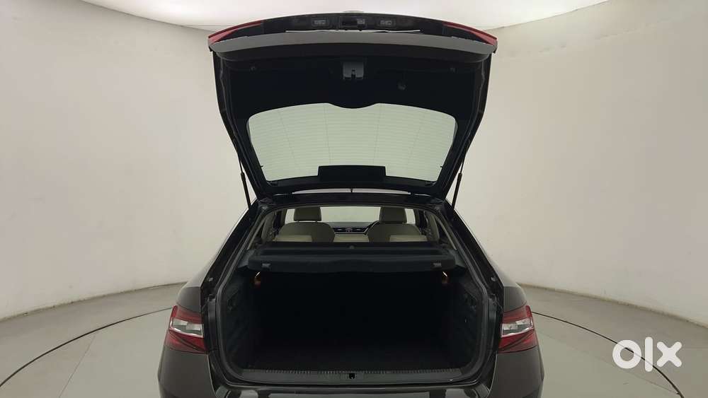 Skoda Superb Style 1.8 Tsi At, 2018, Petrol