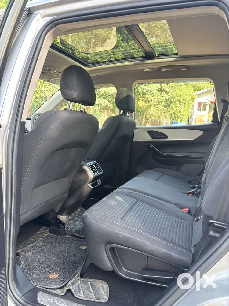 Mahindra Xuv700 2.2 Ax 5 Diesel Mt 7 Str, 2022, Diesel