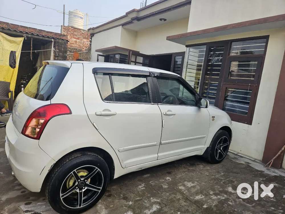 Maruti Suzuki Swift 2011 Diesel 119000 Km Driven