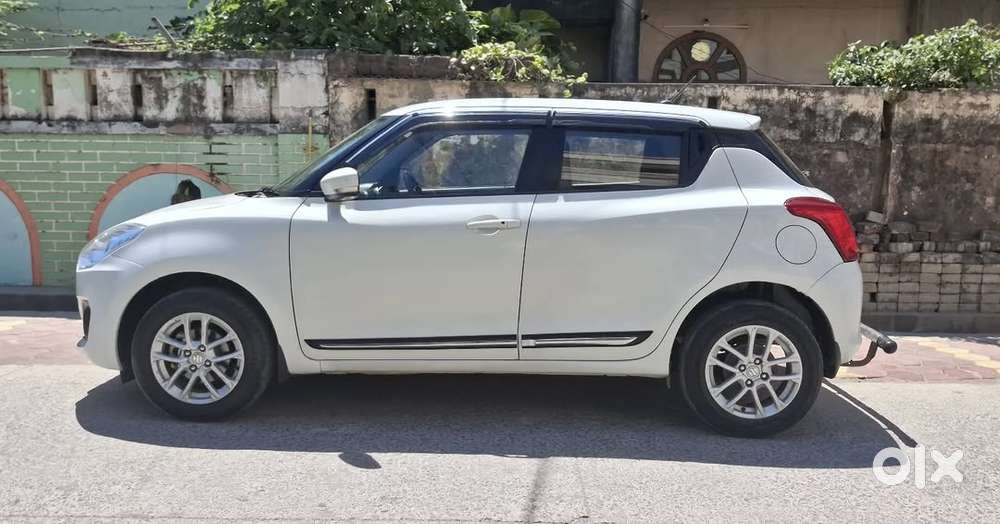 Maruti Suzuki Swift 1.3 Zxi, 2023, Petrol