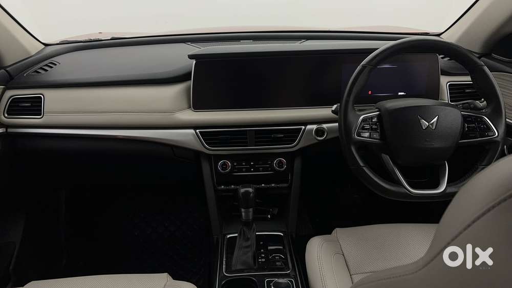 Mahindra Xuv700 2.0 Ax 7 Petrol At Luxury Pack Str, 2021, Petrol