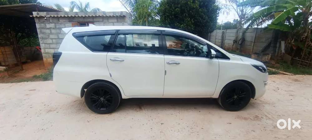 Toyota Innova Crysta 2016