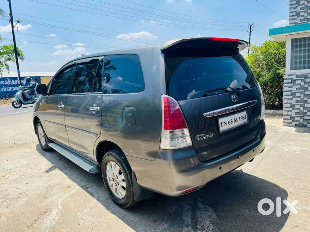 Toyota Innova 2004-2011 2.5 V Diesel 8-seater, 2011, Diesel