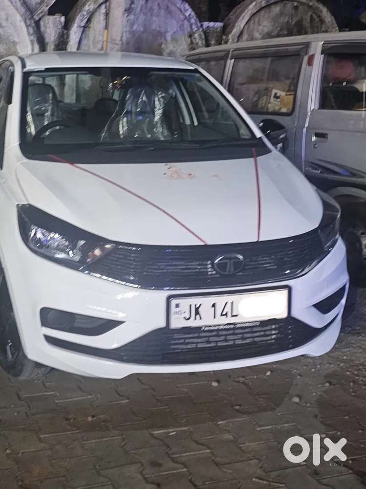 Tata Tiago Xta Automatic (6 Months Old)