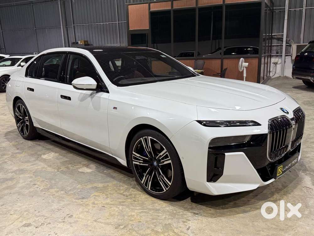 Bmw I7 Xdrive60, 2023, Electric