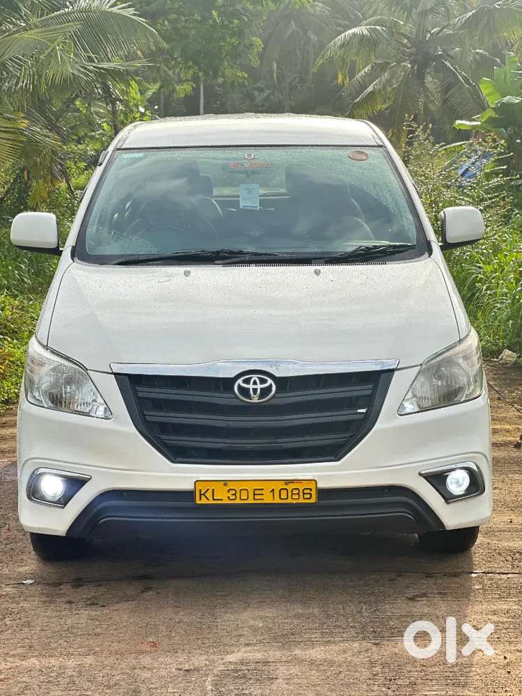 Toyota Innova 2015 Diesel Well Maintained