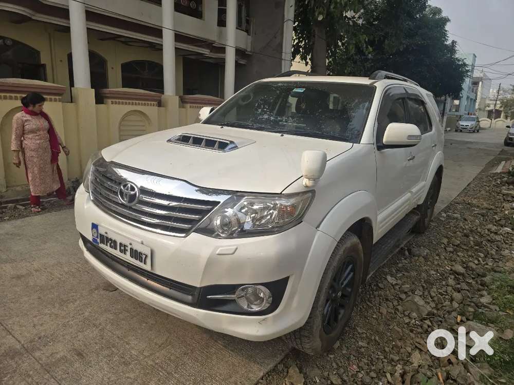 Toyota Fortuner 201516 Diesel 132000 Km Driven