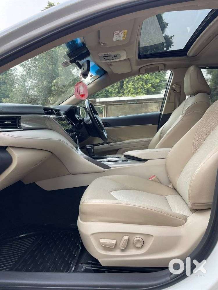 Toyota Camry [2019-ongoing] 2.5 Hybrid, 2019, Cng & Hybrids