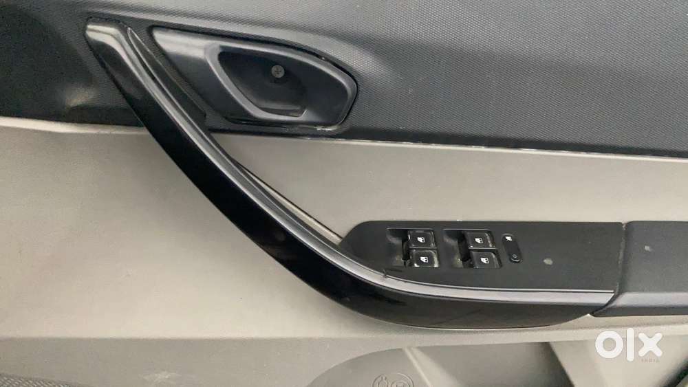 Tata Tiago 1.2 Revotron Xm, 2017, Petrol