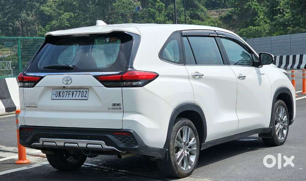 Toyota Innova Hycross 2.0 Zx (o) Hybrid 7 Str, 2024, Petrol